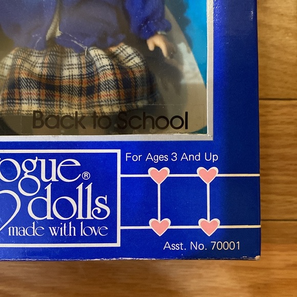 The world of Ginny 8 inch poseable vinyl doll. Vogue made w love. No 70001 NIB - Picture 4 of 4